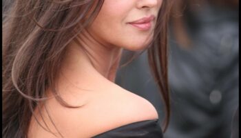 Brunette Allure: Secrete pentru coafuri captivante și irezistibile