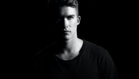 Dragoste discretă: stăpânirea artei fotografiilor moody și dramatice